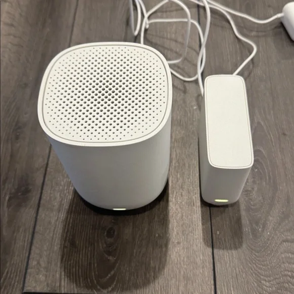 Xfinity Storm Ready Wifi Extender w/ Battery Backup - Picture 2 of 4